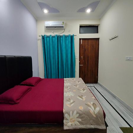 Deepak Homestay Rishikesh Bagian luar foto