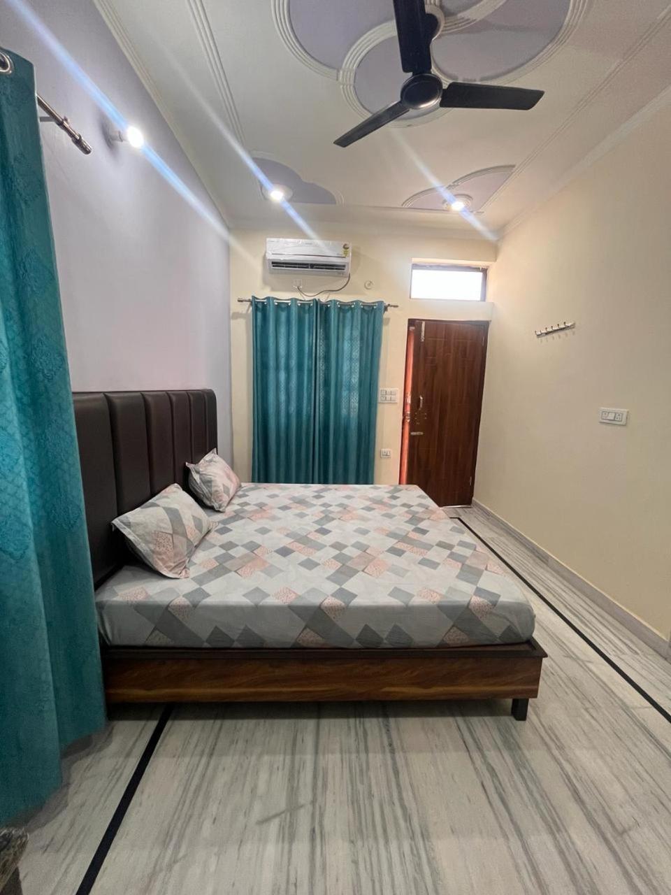 Deepak Homestay Rishikesh Bagian luar foto