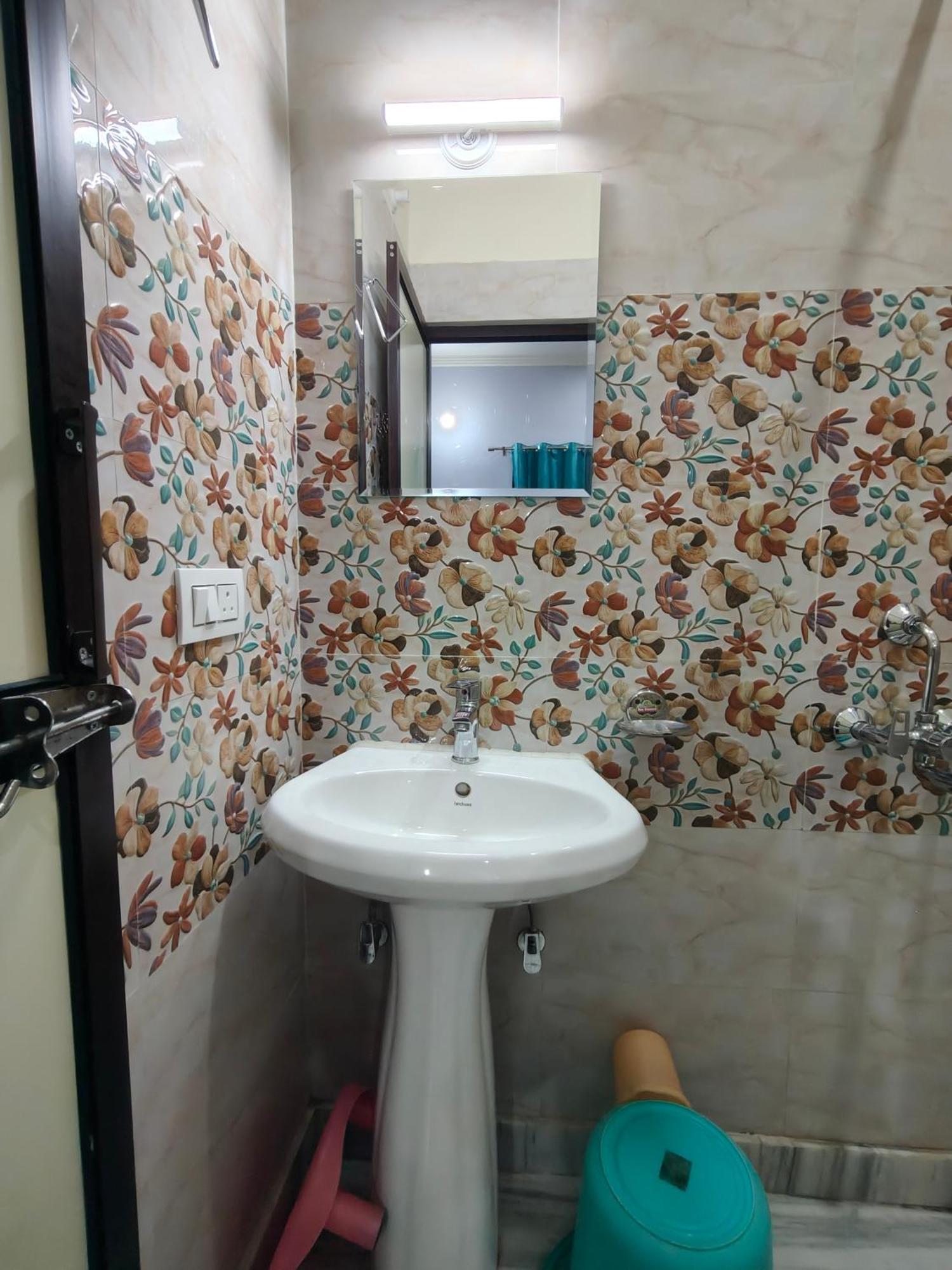 Deepak Homestay Rishikesh Bagian luar foto