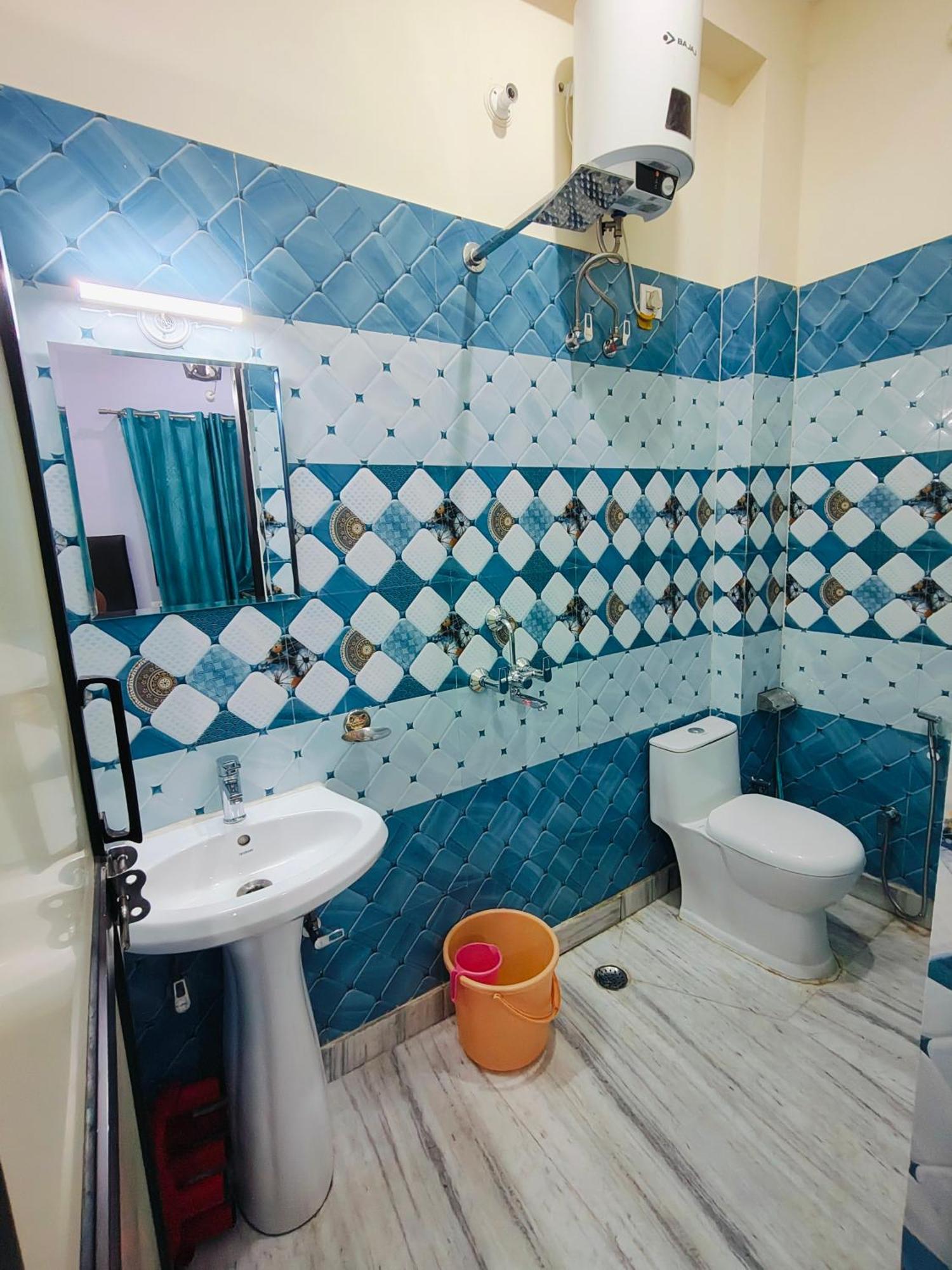 Deepak Homestay Rishikesh Bagian luar foto