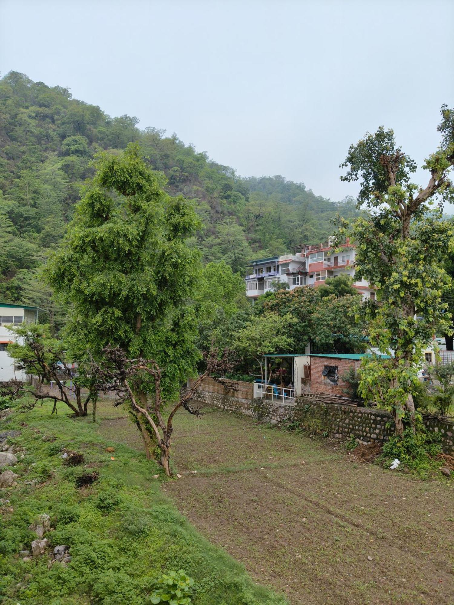 Deepak Homestay Rishikesh Bagian luar foto