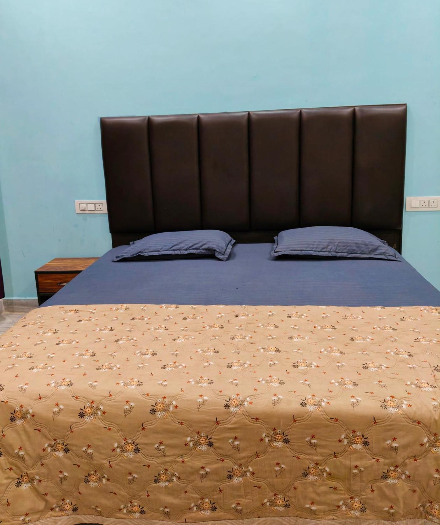 Deepak Homestay Rishikesh Bagian luar foto